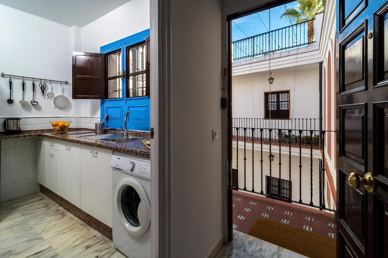 More Center Apartment Севиля Екстериор снимка