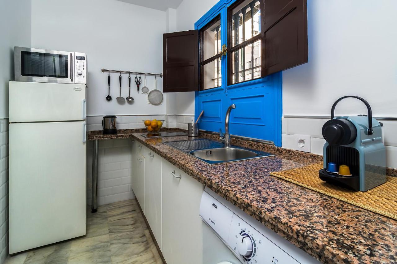 More Center Apartment Севиля Екстериор снимка