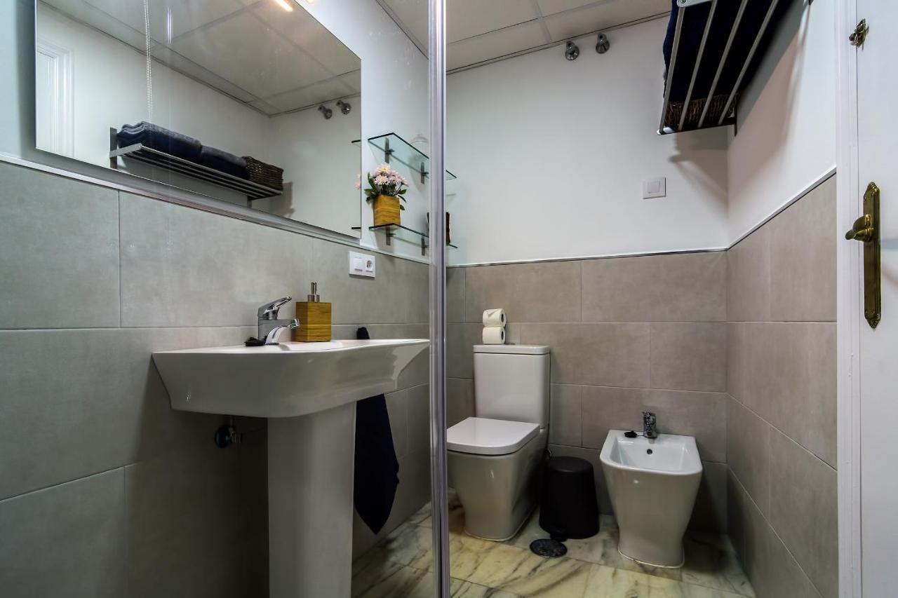 More Center Apartment Севиля Екстериор снимка