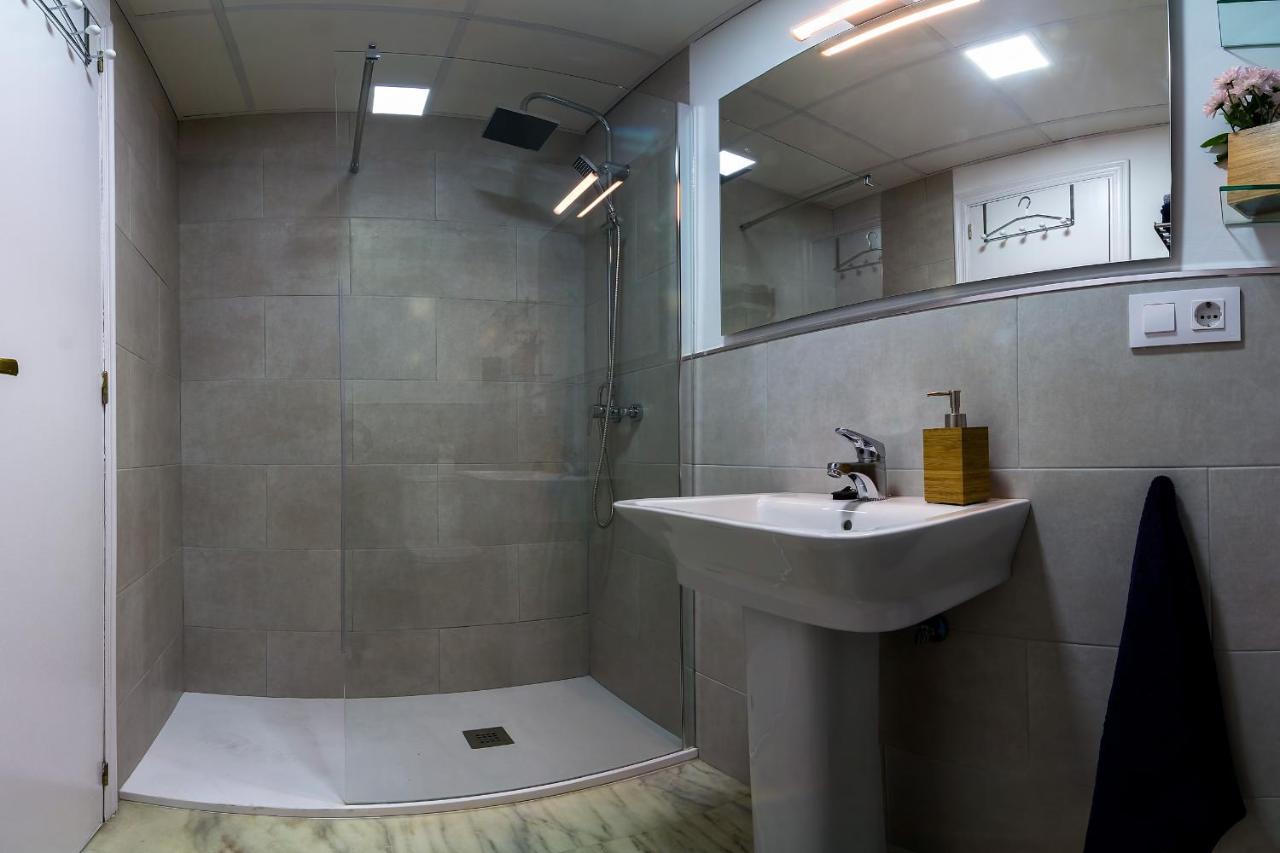 More Center Apartment Севиля Екстериор снимка