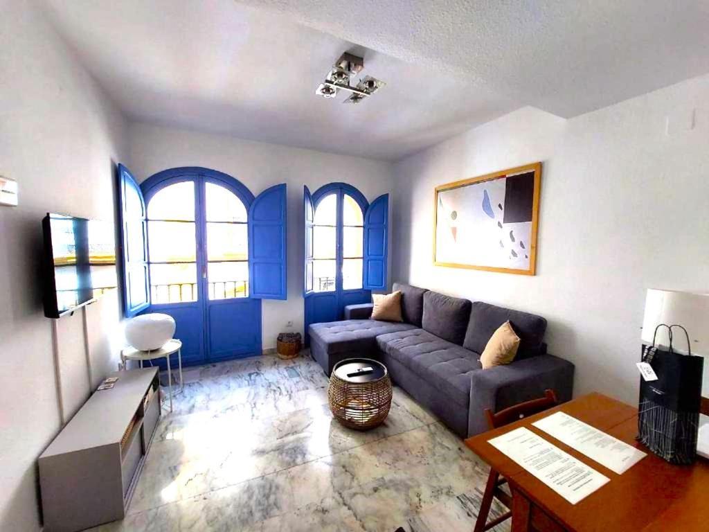More Center Apartment Севиля Екстериор снимка